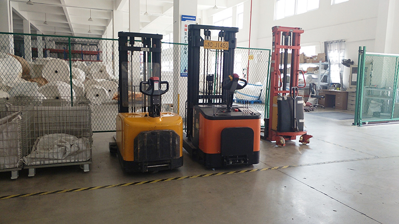 叉车停放区.jpg